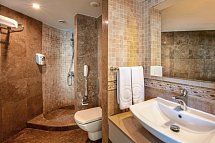 Charisma Deluxe Hotel - Beispiel Bad Doppelzimmer Superior Meerblick (Zimmercodierungen DSM & DCM)