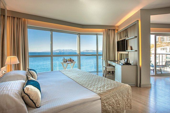 Charisma Deluxe Hotel