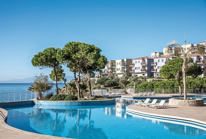 Aria Claros Beach & Spa Resort