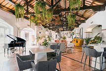 La Cala Resort