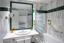 SOL Málaga Guadalmar - Badbeispiel Doppelzimmer (Zimmercodierungen DBN, D2N, D1M, D2M, DSM, DS1 & FB1)