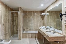 Bahia Tropical - Badbeispiel Juniorsuite (Zimmercodierung JB1)