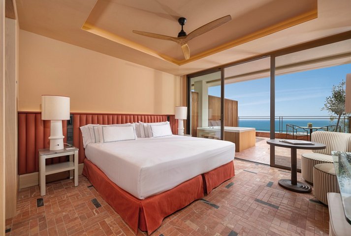 El Fuerte Marbella - Wohnbeispiel Doppelzimmer frontaler Meerblick Typ Selected (Zimmercodierung DBO)