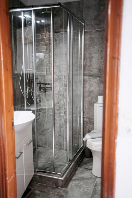 Hotel Albatros - Wohnbeispiel Bad (Zimmercodierung DB1)