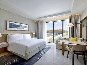 Hilton Abu Dhabi Yas Island - Wohbeispiel King Guest Room With Yas Theme Park Access (Zimmercodierung DB1)