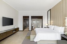Rixos Marina Abu Dhabi - Wohnbeispiel Premium Room Corniche View with Balcony (Zimmercodierungen UM1 & UMM)