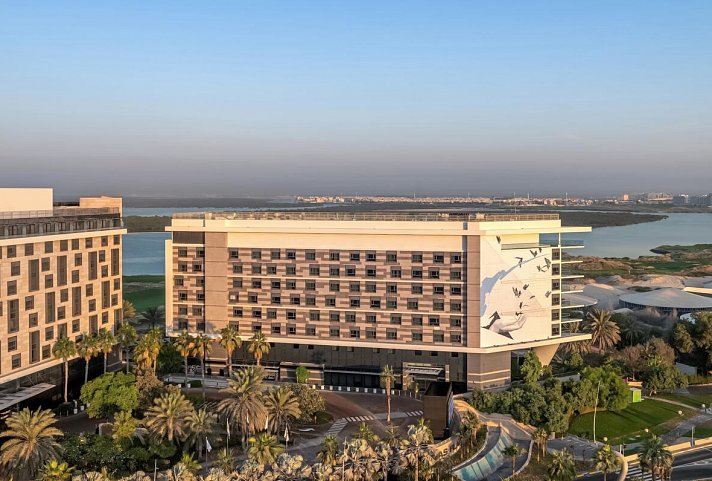 Yas Plaza Bay