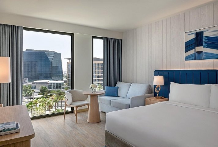 Crowne Plaza Abu Dhabi - Yas Island - Wohnbeispiel 1 King Deluxe Plaza View Theme Park Access (Zimmercodierung UD1)