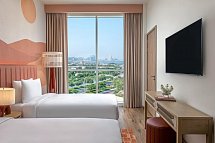 Yas Plaza Circuit - Wohnbeispiel 1 Queen 2 Twin Premium Family Suite Plaza View Theme Park Access (Zimmercodierung WI3)