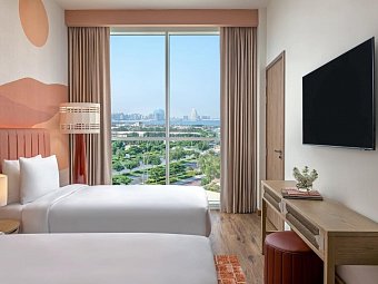 Yas Plaza Circuit - Wohnbeispiel 1 Queen 2 Twin Premium Family Suite Plaza View Theme Park Access (Zimmercodierung WI3)