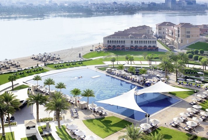The Ritz-Carlton Abu Dhabi, Grand Canal