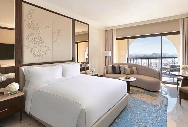 The Ritz-Carlton Abu Dhabi, Grand Canal - Wohnbeispiel Deluxe Room (Zimmercodierungen UD1 & UL1)