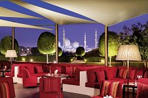 The Ritz-Carlton Abu Dhabi, Grand Canal - Restaurant 