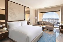 The Ritz-Carlton Abu Dhabi, Grand Canal - Wohnbeispiel Deluxe Room (Zimmercodierungen UD1 & UL1)