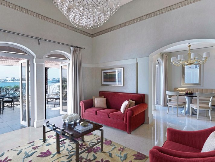 The Ritz-Carlton Abu Dhabi, Grand Canal