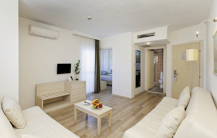 Febeach Hotel