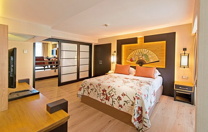 Limak Lara De Luxe Resort