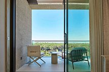 Voyage Kundu - Beispiel Balkon Doppelzimmer Landblick (Zimmercodierungen DBL & DCL)