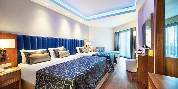 Liberty Hotels Lara - Wohnbeispiel Familienzimmer seitl. Meerblick (Zimmercodierung FBN)