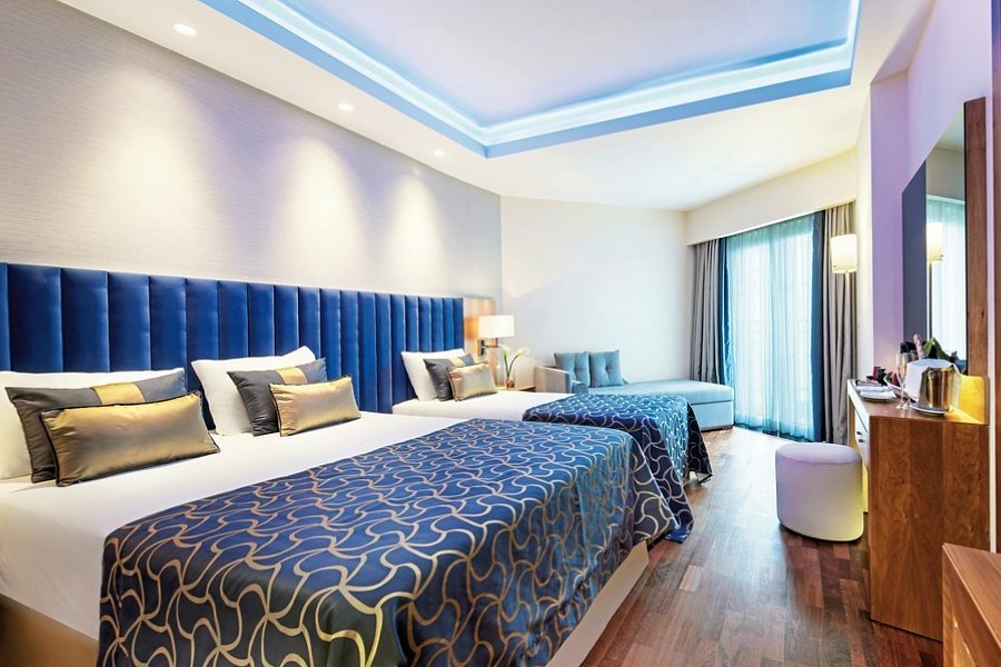 Liberty Hotels Lara - Wohnbeispiel Familienzimmer seitl. Meerblick (Zimmercodierung FBN)