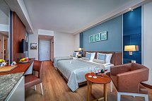 Baia Lara - Wohnbeispiel Doppelzimmer seitlicher Meerblick (Zimmercodierungen DBN & DCN)