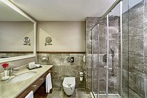 Aska Lara Resort & Spa - Beispiel Bad Doppelzimmer (Zimmercodierungen DEL, DBL, DCL, DBP & DBM)