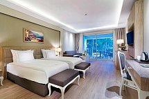 Bellis Deluxe Hotel - Wohnbeispiel Jasmin Poolblick Zimmer (Zimmercodierung U2P)