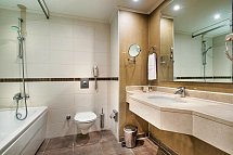 Bellis Deluxe Hotel - Beispiel Bad Juniorsuite (Zimmercodierung J1N)