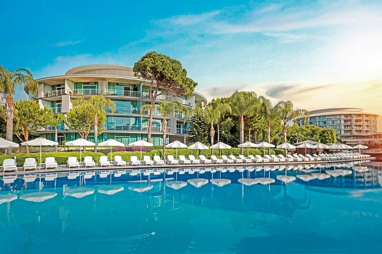 Calista Luxury Resort