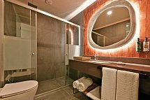 Ethno Belek - Beispiel Bad Corner Familiensuite (Zimmercodierung WI2)