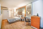 Glamour Resort & Spa
