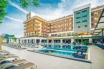 Glamour Resort & Spa