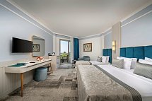 Pine Beach Belek - Wohnbeispiel Doppelzimmer Hauptgebäude seitlicher Meerblick