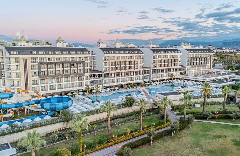 Diamond De Luxe Hotel & Spa