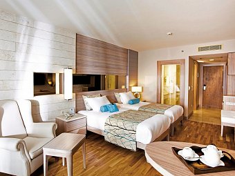 Melas Resort Hotel - Wohnbeispiel Doppelzimmer seitl. Meerblick (Zimmercodierungen DBN & DCN)