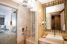 Melas Resort Hotel - Wohnbeispiel Doppelzimmer seitl. Meerblick (Zimmercodierungen DBN & DCN)