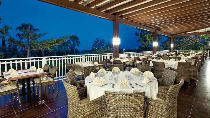 Club Grand Side