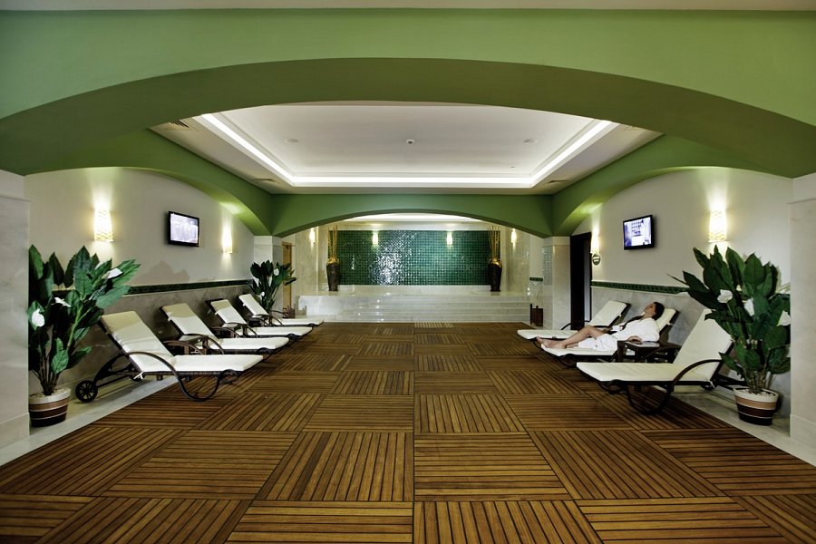 Club Grand Side