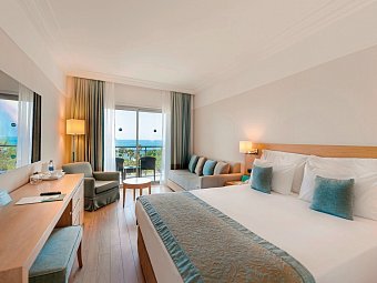 Turquoise Hotel - Wohnbeispiel Doppelzimmer Deluxe Meerblick (Zimmercodierung DDM)