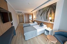 Alba Resort - Wohnbeispiel Familienzimmer Deluxe Landblick (Zimmercodierungen FDL, D1L, DCL & DE1)