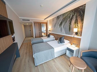 Alba Resort - Wohnbeispiel Familienzimmer Deluxe Landblick (Zimmercodierungen FDL, D1L, DCL & DE1)