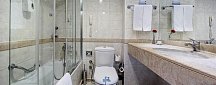 Alba Resort - Beispiel Bad Doppelzimmer seitl. Meerblick (Zimmercodierung DB3)