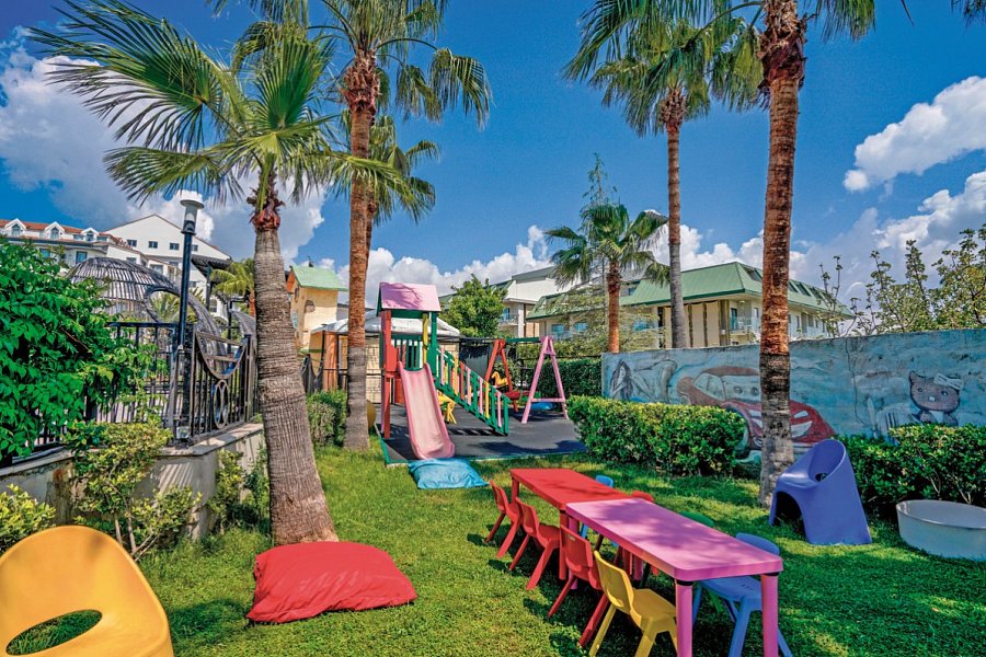 Side Aluna Hotel