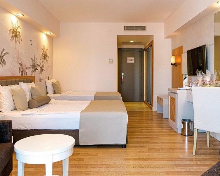 Side Aluna Hotel