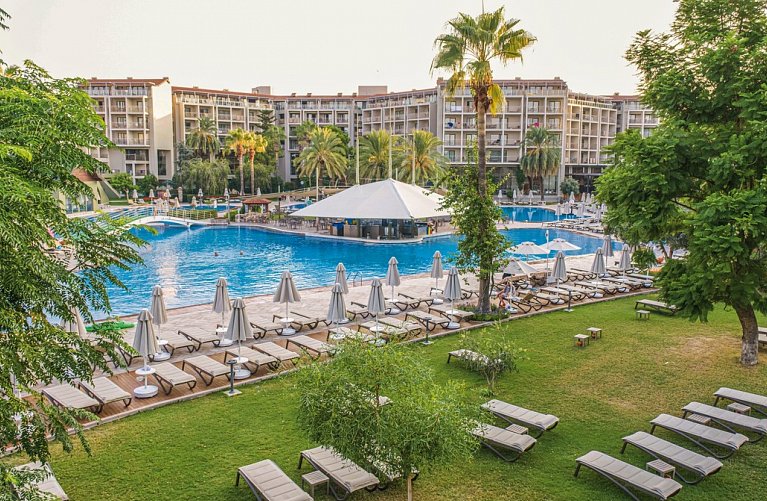 Arum Barut Collection