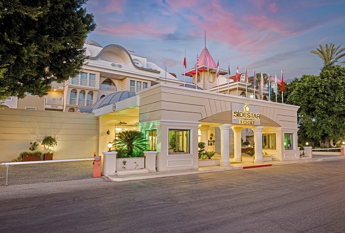 Side Star Resort