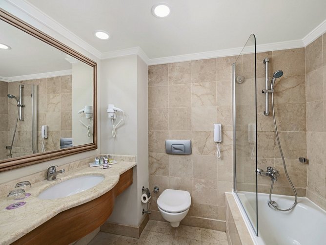 IC Hotels Green Palace & Villas - Beispiel Bad Doppelzimmer Standard (Zimmercodierungen DB1 & DC1)