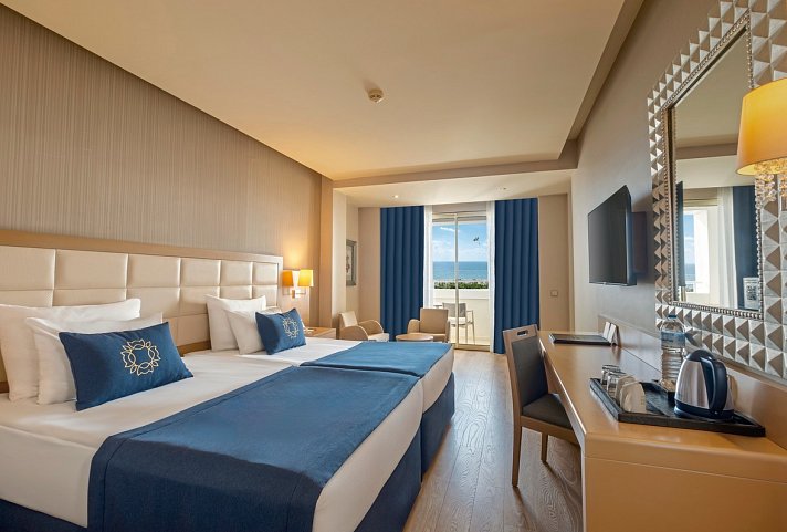 Kamelya Selin Hotel - Wohnbeispiel Doppelzimmer Deluxe Meerseite (Zimmercodierung DDN)
