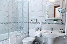 Kamelya Selin Hotel - Beispiel Bad Doppelzimmer Strandzimmer Meerblick (Zimmercodierung DBM)