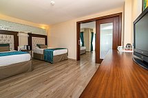 Kamelya Selin Hotel - Wohnbeispiel Familienzimmer Terrasse (Zimmercodierungen FB1 & FB3)
